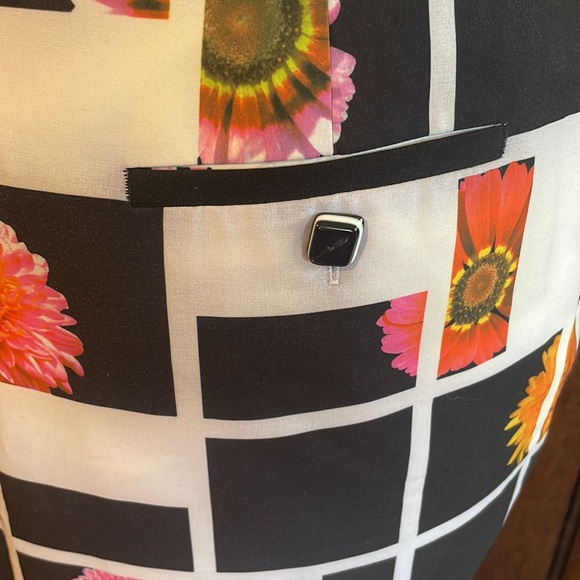 Golf Skirt / Skort - Picture 6 of 8